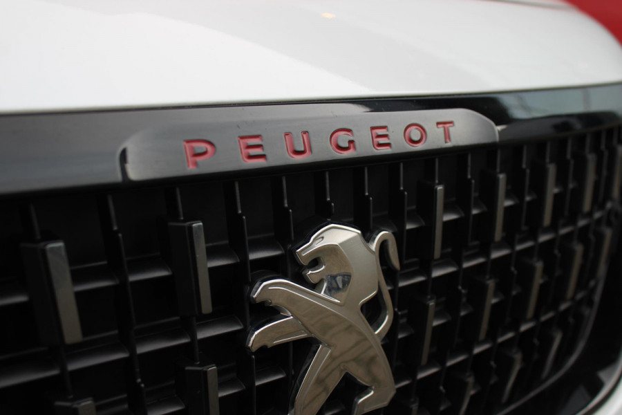 Peugeot 2008 1.2 110PK GT-LINE | PANORAMA DAK | GRIPP CONTROL | ALL SEASON BANDEN | NAVIGATIE | PARK SENSOREN | CLIMATE CONTROL | LICHTMETALEN VELGEN 17" | CRUISE CONTROL | APPLE CARPLAY/ANDROID AUTO | 1ste EIGENAAR! | GETINTE RUITEN |
