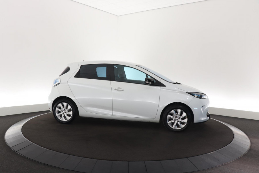 Renault ZOE R240 Intens 22 kWh | Huuraccu | €2.000 Subsidie | Camera | Navigatie | Parkeersensoren