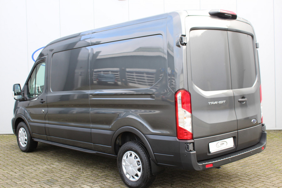 Ford Transit 350 2.0-170pk TDCI L3H2 Trend AUTOMAAT ! Net ingereden, uit voorraad leverbaar ! Volautm. airco, metallic lak, lane- en side assist, adaptive cruise, navigatie by Apple carplay/Android auto cntrl, bijrijdersbank, USB aansluiting etc.