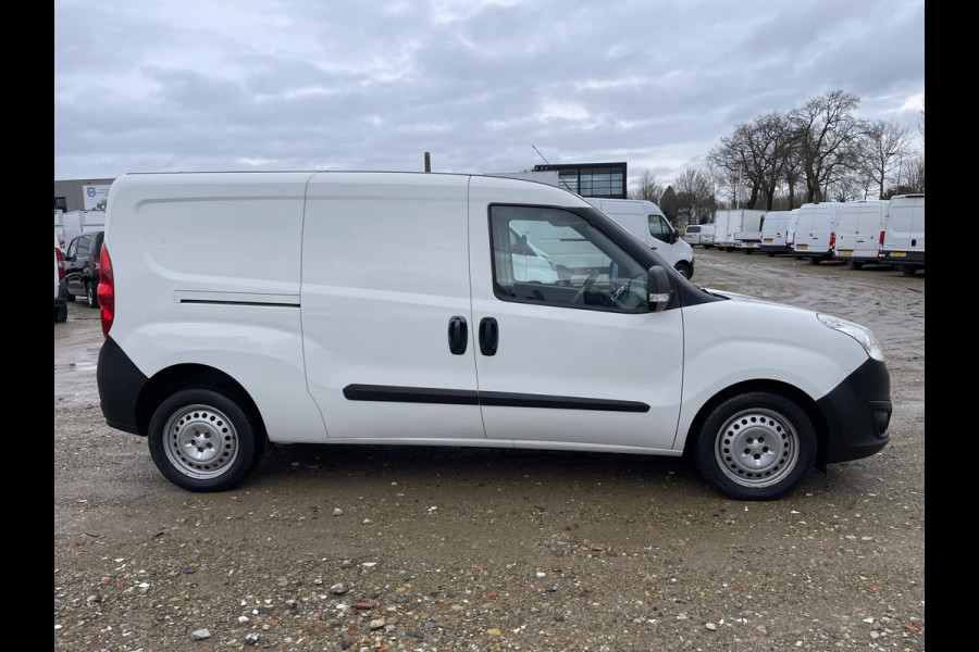 Opel Combo 1.6 CDTi L2H1 Edition / te koop zo mee / geen garantie / € 5950 ex btw / euro 6 diesel / airco / apk tot 21-04-2024 / dakdragers / barst in de voorraam