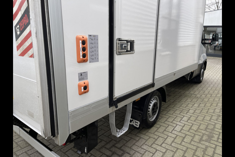 Iveco Daily 35S14H 2.3 automaat / bakwagen met Zepro ( Hiab ) laadklep / rijklaar € 30.950 ex btw / lease vanaf € 554 / cruise en climate control / standkachel / zijdeur / bijrijdersbank !