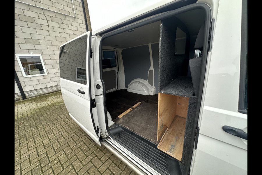 Volkswagen Transporter 2.0 TDI 102PK EURO6 L1H1 Comfortline Cruise control/navigatie systeem/airco