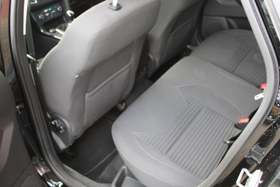 Ford Focus Wagon 1.0 EcoBoost 125 PK Titanium | Navigatie | Cruise control | 17 inch Lichtmetalen Velgen | Climate Control | Voorruitverwarming | PDC V+A | 58DKM!