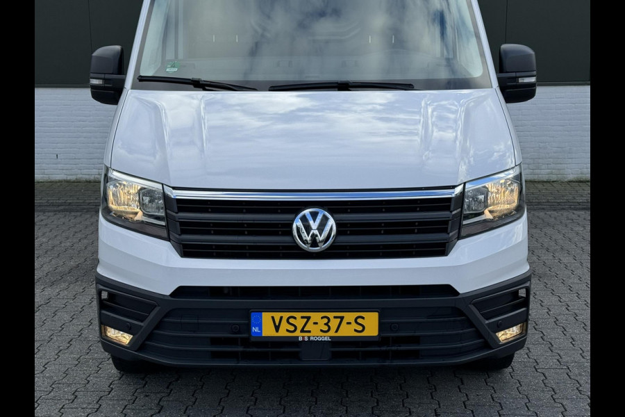 Volkswagen Crafter 30 2.0 TDI L3H3 Highline Carplay DAB Cruise Verwarmde voorruit Trekhaak Lat om Lat