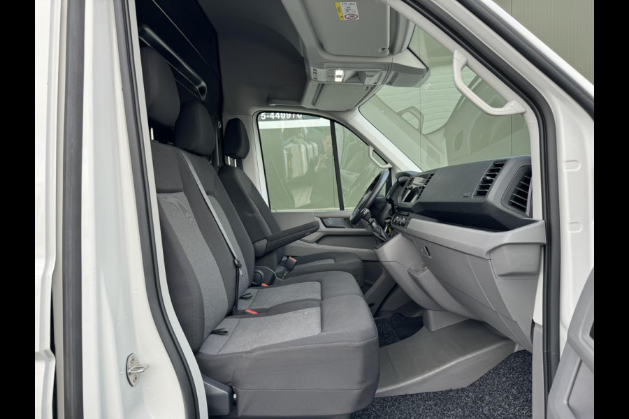 Volkswagen Crafter 30 2.0 TDI L3H3 Highline Carplay DAB Cruise Verwarmde voorruit Trekhaak Lat om Lat