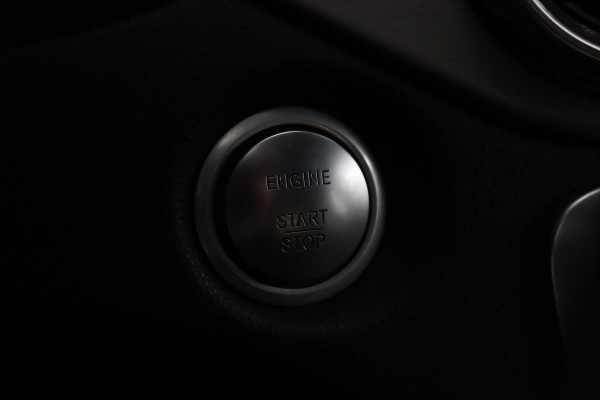 Mercedes-Benz GLA 180 AMG | 1e eigenaar | Carplay | Full LED | Camera | Stoelverwarming | Navigatie | Half leder | Park Assist
