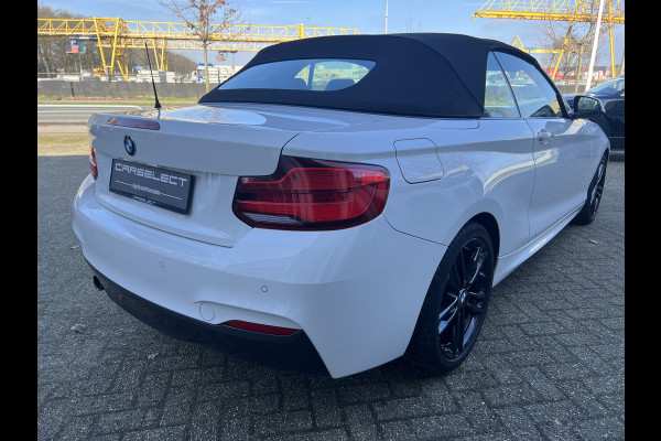 BMW 2 Serie Cabrio 218i High Executive M Sport Pakket, Leder, 18"LMV, Navigatie, Windscherm .Neem contact op en we maken een afspraak!