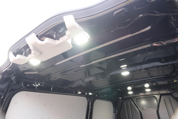 Ford Transit Custom 320 2.0 TDCI L2H1 Trend | NIEUW MODEL | Automaat 136pk | 13 inch scherm | Camera | 8-weg verstelbare bestuurdersstoel met bijrijdersbank | reservewiel | LED koplampen | Cruise Control | Agate Black