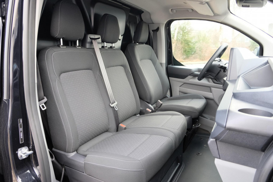 Ford Transit Custom 320 2.0 TDCI L2H1 Trend | NIEUW MODEL | Automaat 136pk | 13 inch scherm | Camera | 8-weg verstelbare bestuurdersstoel met bijrijdersbank | reservewiel | LED koplampen | Cruise Control | Agate Black