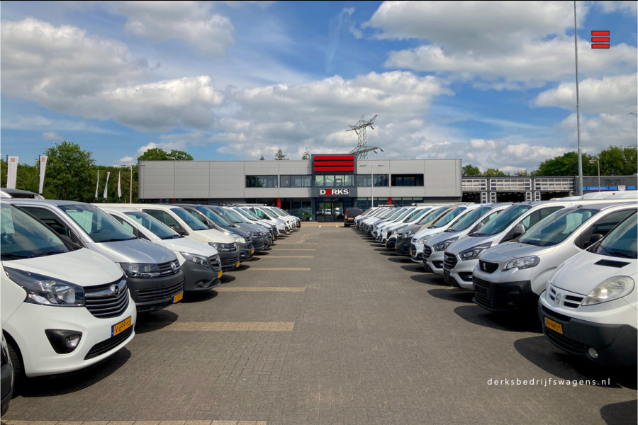 Renault Master 2.3 dCi 165pk Bakwagen Laadklep Zijdeur Dakspoiler Airco Navigatie