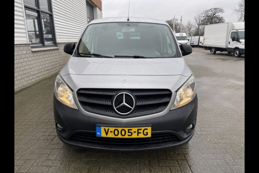 Mercedes-Benz Citan 108 CDI BlueEFFICIENCY Business Professional / vaste prijs rijklaar € 10.950 ex btw / lease vanaf € 200 / airco / ramen rondom / zilver metallic / pdc achter !