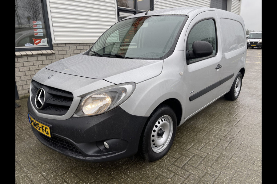 Mercedes-Benz Citan 108 CDI BlueEFFICIENCY Business Professional / vaste prijs rijklaar € 10.950 ex btw / lease vanaf € 200 / airco / ramen rondom / zilver metallic / pdc achter !