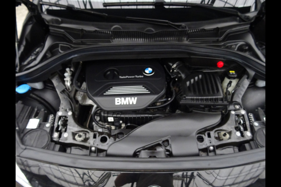 BMW 2 Serie Gran Tourer 218i Corporate Lease Executive * NAVIGATIE * LED * LAGE KM !!