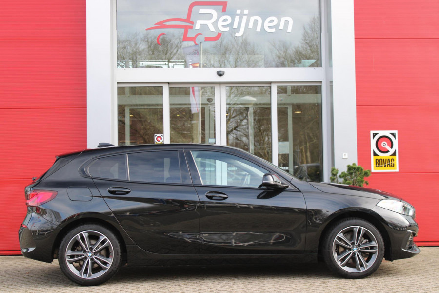 BMW 1-serie 118i 140PK AUTOMAAT EXECUTIVE | NAVIGATIE | LED KOPLAMPEN | KEYLESS ENTRY | CLIMA CONTROL | LICHTMETALEN VELGEN 17" | PARKEERSENSOREN VOOR EN ACHTER | COMFORT STOELEN | APPLE CARPLAY/ANDROID AUTO | DIGITALE COCKPIT |