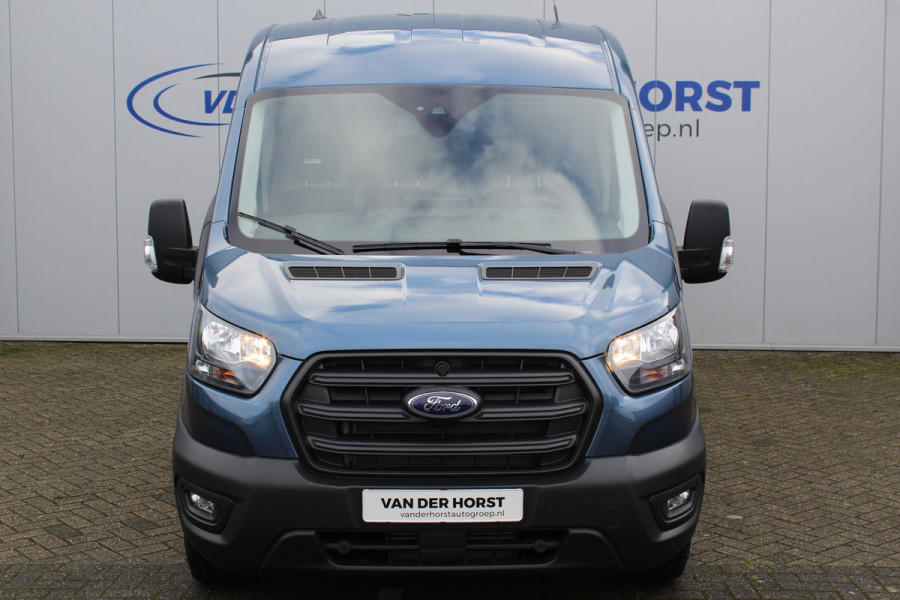 Ford Transit 350 2.0-170pk TDCI L3H2 Trend. AUTOMAAT ! Net ingereden, uit voorraad leverbaar ! Volautm. airco, metallic lak, lane- en side assist, adaptive cruise, navigatie by Apple carplay/Android auto cntrl, bijrijdersbank, USB aansluiting etc.