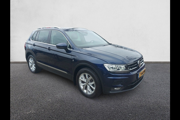 Volkswagen Tiguan 2.0 TSI 4Motion Highline Automaat, airco,cruise,elec trekhaak,elec achterklep,stoel/stuurverwarming,navigatie/achteruitrijcamera,parkeersensoren,