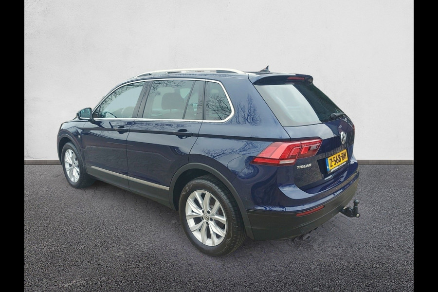 Volkswagen Tiguan 2.0 TSI 4Motion Highline Automaat, airco,cruise,elec trekhaak,elec achterklep,stoel/stuurverwarming,navigatie/achteruitrijcamera,parkeersensoren,