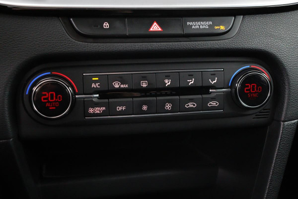 Kia Ceed 1.6 GDI PHEV DynamicLine | Camera | Carplay | Full LED | Navigatie | PDC | DAB+ | Lane Assist | Climate control