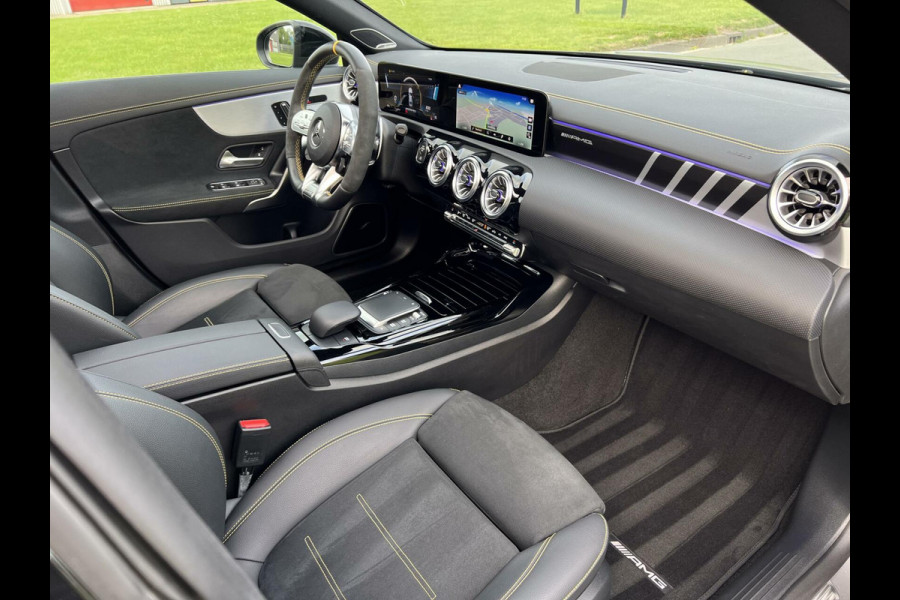 Mercedes-Benz CLA-Klasse 45 S AMG 4MATIC+ 2022 Panoramadak|Burmester®|Keyless|Designo Grey|Matrix|Night pakket II