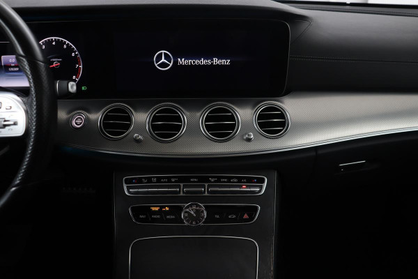 Mercedes-Benz E-Klasse 200 AMG Night | Panoramadak | Adaptive Cruise | Matrix LED | Trekhaak | Carplay | 360 camera | Memory | Stoelverwarming