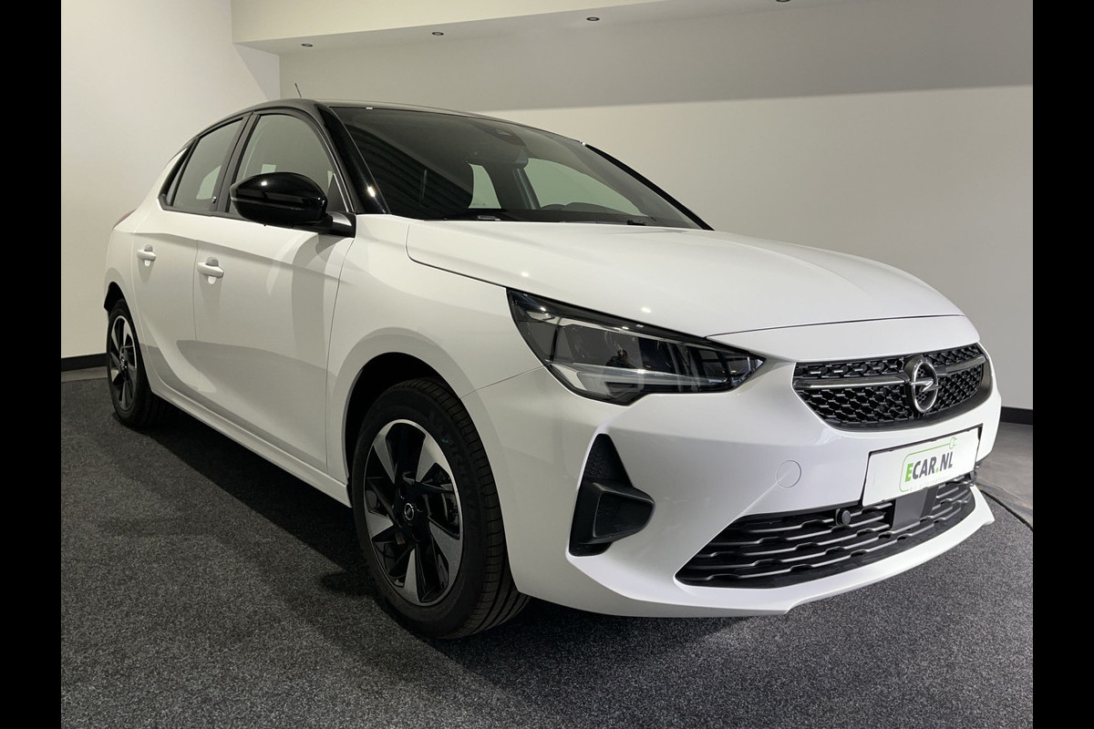 Opel CORSA-E Elegance 50 kWh | 3- Fase | Parkeersensoren | Camera | Mirror Link | Privacy Glass | LM Velgen