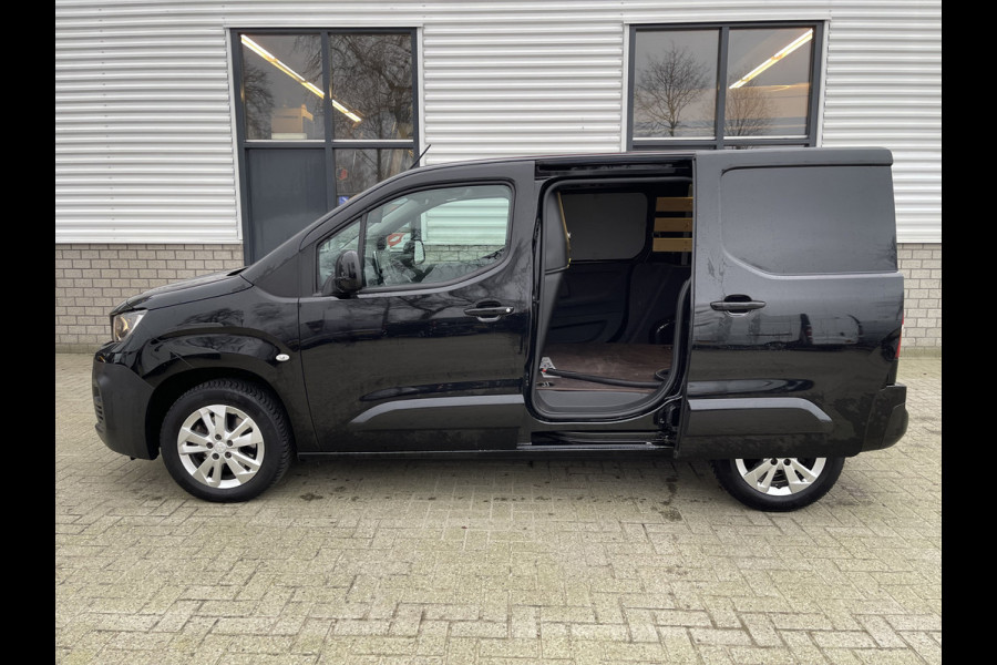 Peugeot Partner 1.5 BlueHDI automaat Asphalt / vaste prijs rijklaar € 14.950 ex btw / lease vanaf € 283 / dubbel schuifdeur / lichtemetalen velgen / airco / cruise / camera / trekhaak !