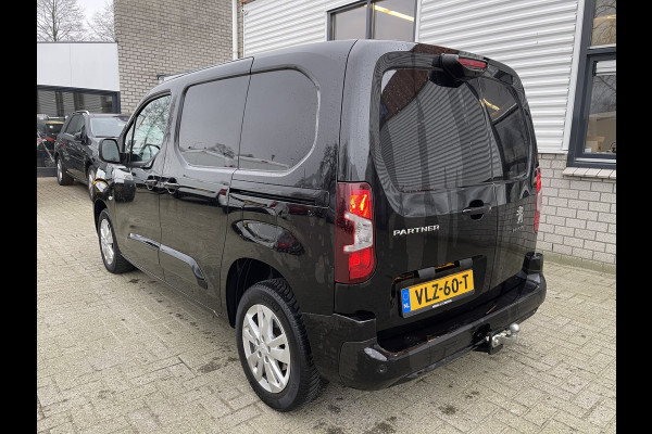 Peugeot Partner 1.5 BlueHDI automaat Asphalt / vaste prijs rijklaar € 15.450 ex btw / lease vanaf € 283 / dubbel schuifdeur / lichtemetalen velgen / airco / cruise / camera / trekhaak !