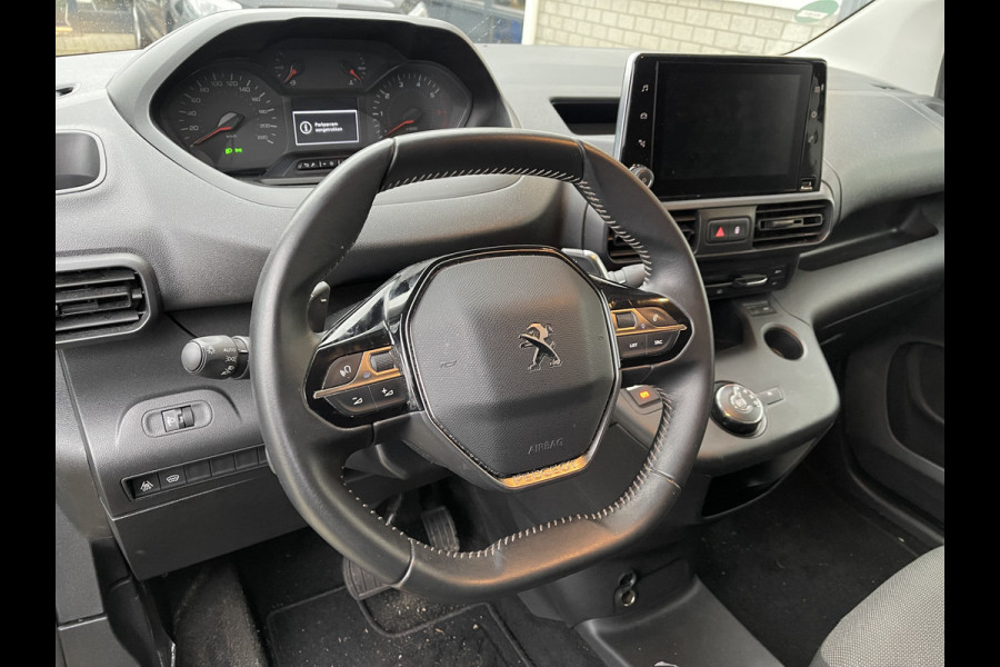 Peugeot Partner 1.5 BlueHDI automaat Asphalt / vaste prijs rijklaar € 14.950 ex btw / lease vanaf € 283 / dubbel schuifdeur / lichtemetalen velgen / airco / cruise / camera / trekhaak !