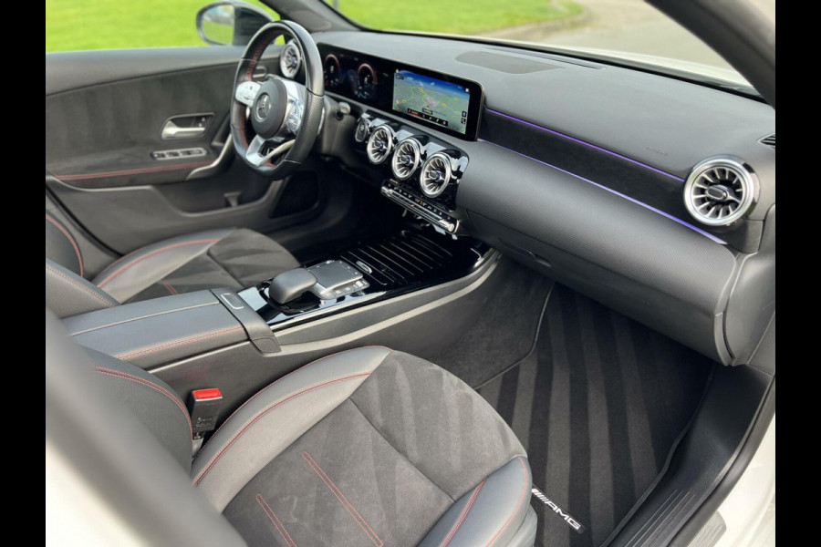 Mercedes-Benz A-Klasse 250 e AMG A250e Limousine Panoramadak|Camera 360°|Keyless|Advanced sound|Widescreen|AppleCarplay|DAB+|Sfeerverlichting