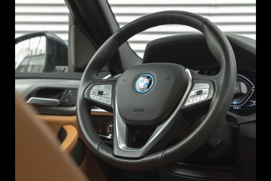 BMW iX3 High Executive - Pano - Head Up - ACC - Harman Kardon