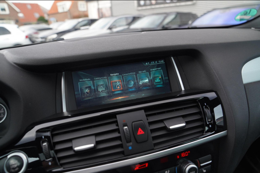 BMW X3 SDrive18d Centennial High Executive | Panorama | M-pakket | Facelift | Xenon / LED | Elektrische trekhaak | NAP |