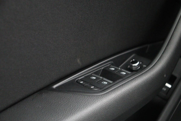 Audi A4 35 TFSI Sport | Navigatie | Full LED | Trekhaak | Sportstoelen | Audi Sound | Telefoonintegratie | Climate control | PDC | Cruise control