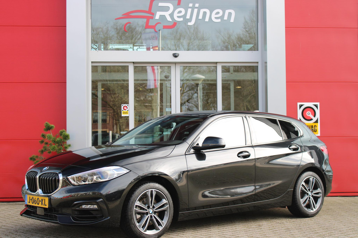 BMW 1-serie 118i 140PK AUTOMAAT EXECUTIVE | NAVIGATIE | LED KOPLAMPEN | KEYLESS ENTRY | CLIMA CONTROL | LICHTMETALEN VELGEN 17" | PARKEERSENSOREN VOOR EN ACHTER | COMFORT STOELEN | APPLE CARPLAY/ANDROID AUTO | DIGITALE COCKPIT |