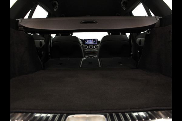 Mercedes-Benz C-Klasse Estate 180 AMG Automaat COMAND Online navigatie | Widescreen Cockpit | AMG Styling | Advanced Soundsystem  | Stoelverwarming | Sfeerverlichting | KeylessGo | | Nu tijdelijk te financiëren tegen 3,90% rente (actie loopt t/m 15-5-2020)