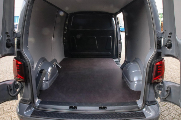 Volkswagen Transporter 2.0 TDI L2 DSG Automaat Highline Bulli! NIEUW|Direct leverbaar|Nardo|Leder|LED|NAVI|CarPlay|20inch|Trekhaak