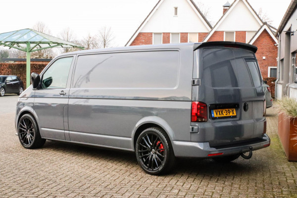 Volkswagen Transporter 2.0 TDI L2 DSG Automaat Highline Bulli! NIEUW|Direct leverbaar|Nardo|Leder|LED|NAVI|CarPlay|20inch|Trekhaak