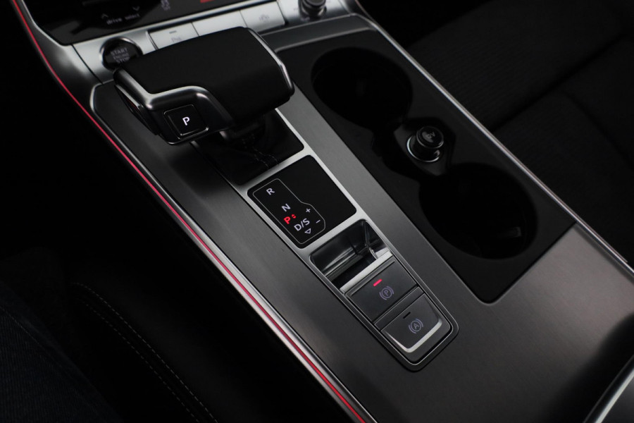 Audi A6 Avant 40 TFSI S edition Competition 204 PK | Black Optiek | Stoelverwarming | Panoramadak |