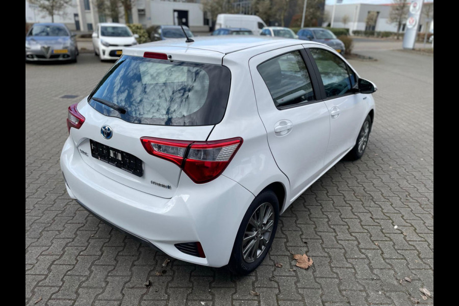 Toyota Yaris 1.5 Hybrid Dynamic Automaat (RIJKLAARPRIJS / BOVAG)