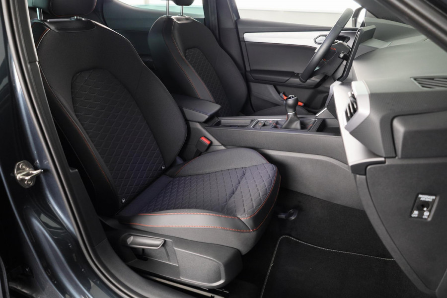 Seat Leon 1.5 TSI FR Business 150pk | Navigatie | 18 inch Lichtmetalen velgen | Park Assist
