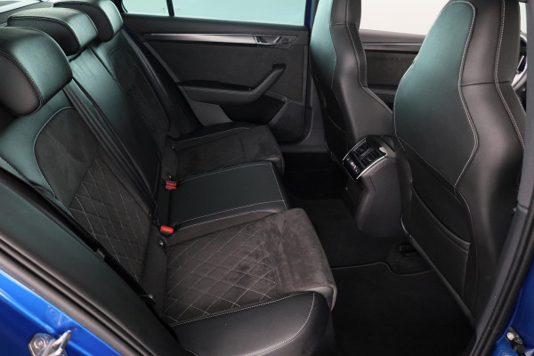 Škoda Superb Combi 1.5 TSI ACT Sportline Business 150 pk DSG| Panoramadak | Navigatie | Parkeersensoren | Achteruitrijcamera | Adaptieve cruise control