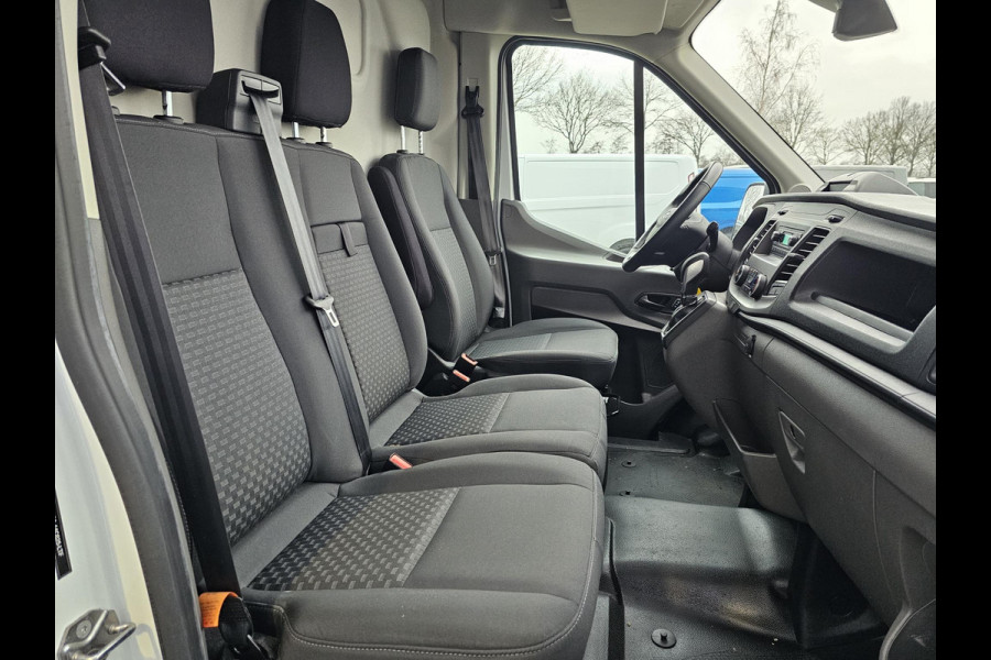 Ford Transit 350 2.0 TDCI L3H2 Trend 130pk Automaat | Trekhaak | Airco | DAB | Parkeersensoren v+a | Zéér netjes!