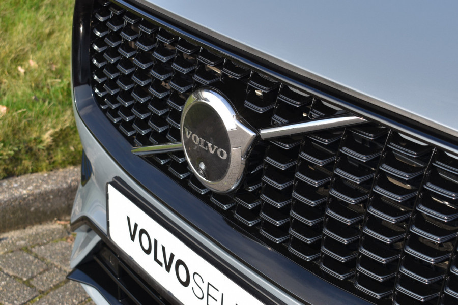 Volvo XC90 Recharge T8 AWD 455PK Ultimate Dark | Long Range | Luchtvering | Panoramadak | HUD | H&K | 360 Camera |