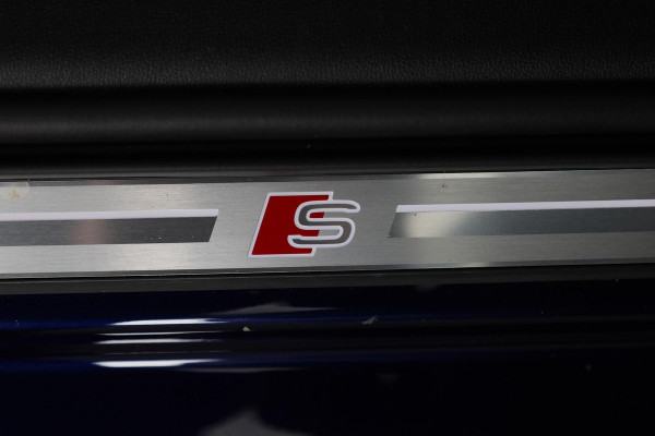 Audi A3 Sportback 30 TFSI edition one S-tronic 110pk | Panoramadak | Navigatie | Stoelverwarming | 18 inch lichtmetalen velgen