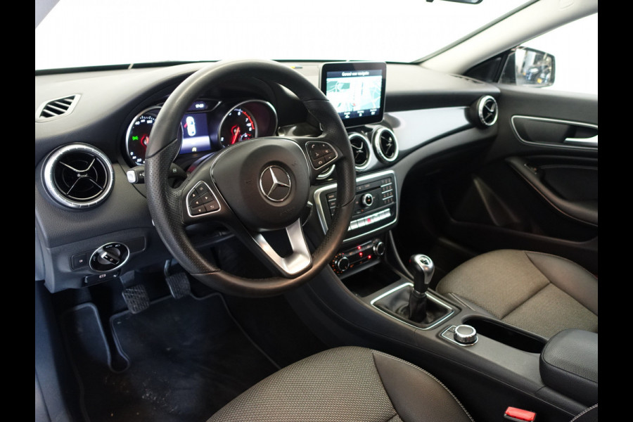 Mercedes-Benz CLA-Klasse 180 Prestige AMG Ed- Leer I Navi I Camera I Xenon Led I ECC I LMV