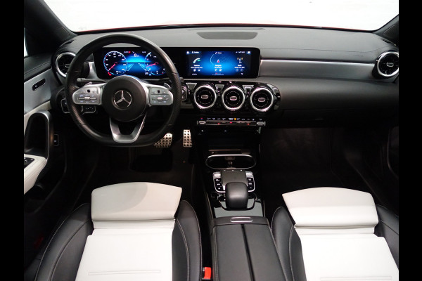 Mercedes-Benz CLA-Klasse 220 4MATIC AMG Night Edition Aut- Panodak I Designo Sport Leder I MBUX I 45s Pakket I Clima
