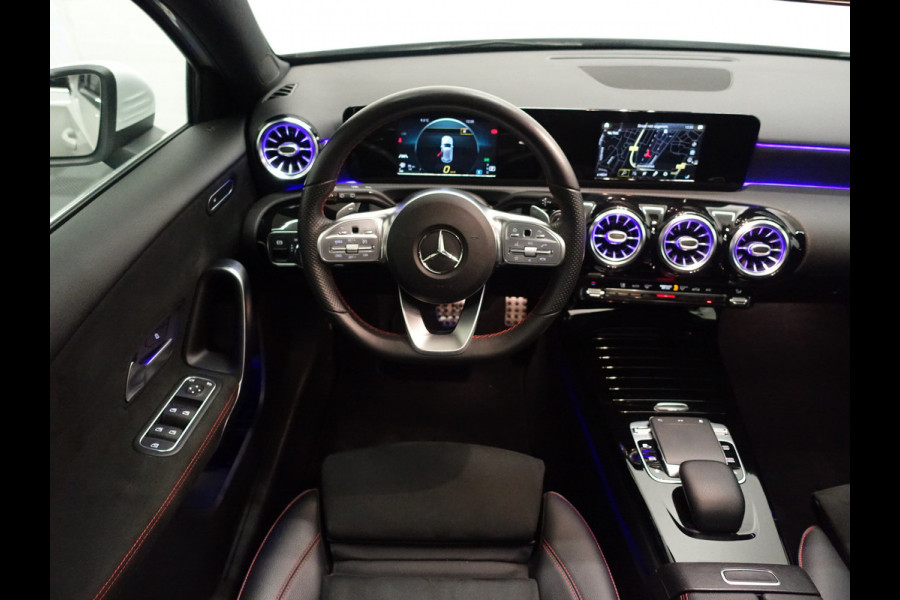 Mercedes-Benz A-Klasse 200 AMG Prestige Ed Autom- Panodak I Leer I Virtual Cockpit I Sfeerverlichting