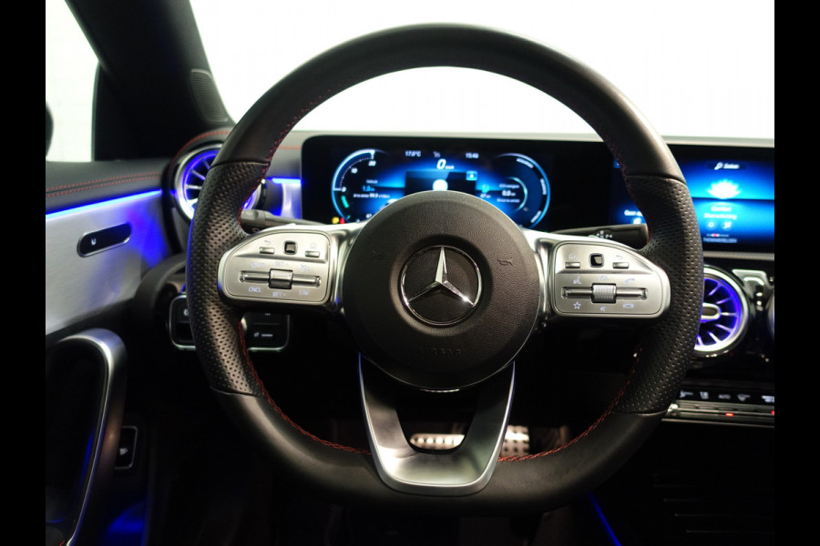 Mercedes-Benz CLA-Klasse 200 AMG Night Edition Aut- Designo Kleur I Panodak I Carplay I Sport Leder I Xenon Led ISfeerverlichting