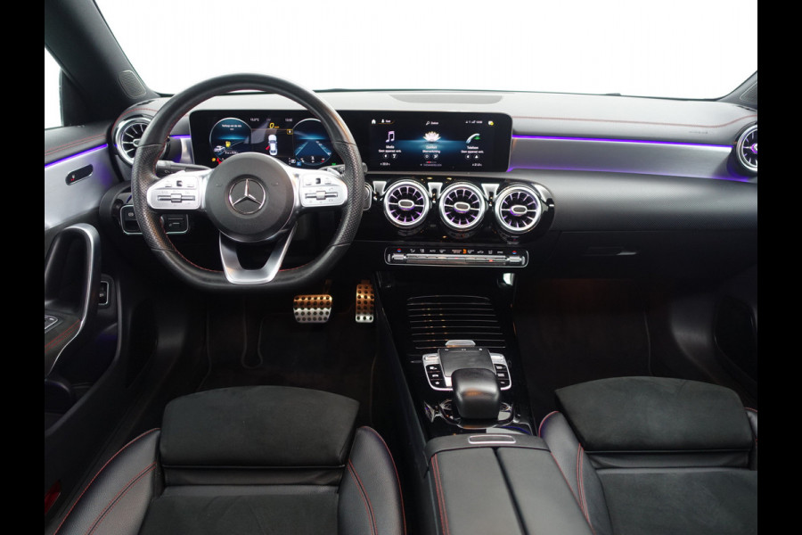 Mercedes-Benz CLA-Klasse 180 AMG Night Edition Aut- Panodak I Sfeerverlichting I Camera I Xenon Led I Sport Leder