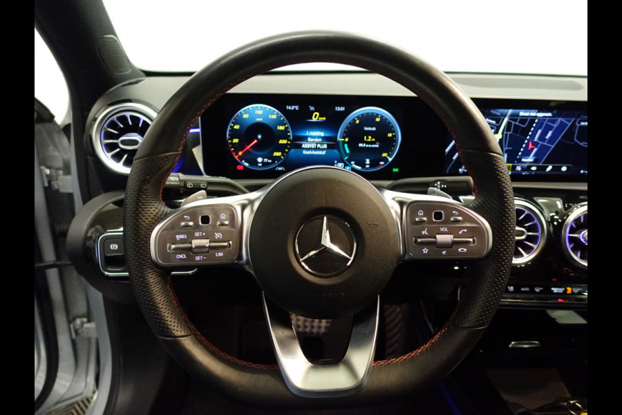 Mercedes-Benz A-Klasse 250 AMG Premium 225pk Ed Autom- Leer I Camera I Navi I Xenon Led I Stoelverwarming