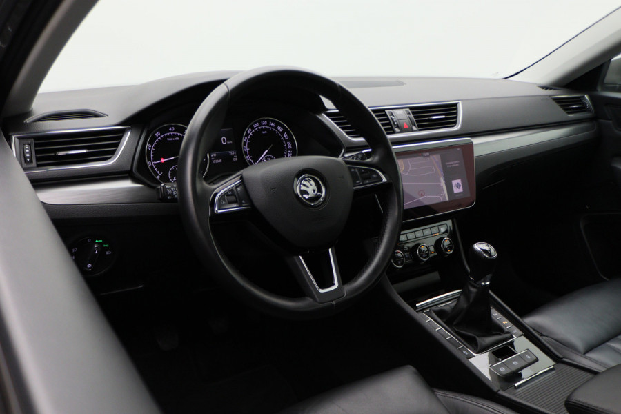Škoda Superb Combi 1.5 TSI ACT Style Business Leer, Panoramadak, Apple Carplay, Cruise, Bluetooth, 19''